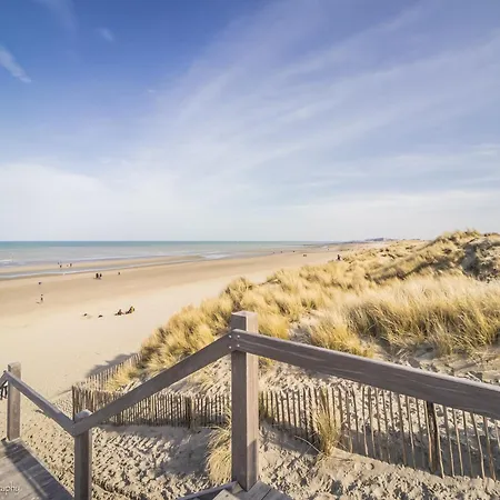 Near Port With Scenic Views Appartamento