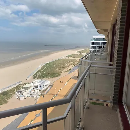 Apartment Near Port With Scenic Views *