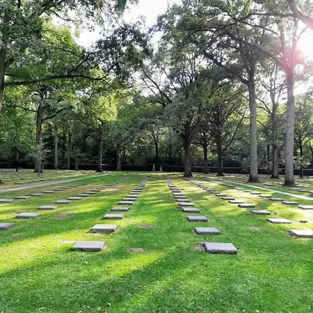 Near Port With Scenic Views Apartment *