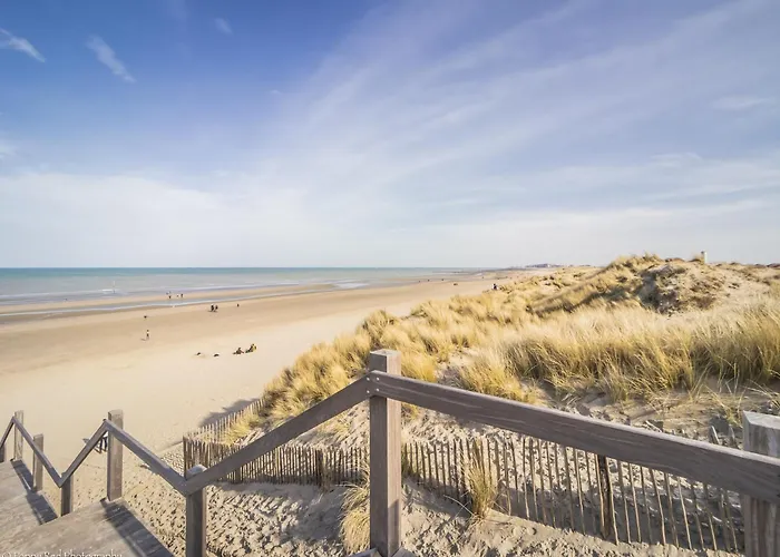 Near Port With Scenic Views شقة